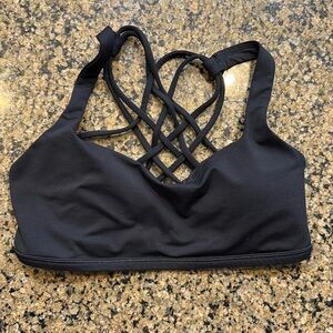 Lululemon black free to be bra